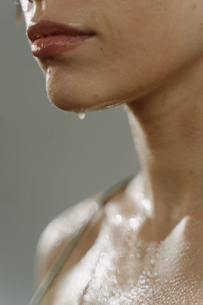 does drinking water help your skin glow
